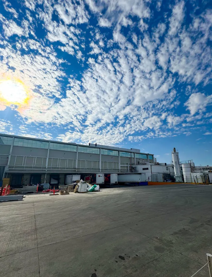 Nave industrial climatizada por Carey HVAC en San Luis Potosí